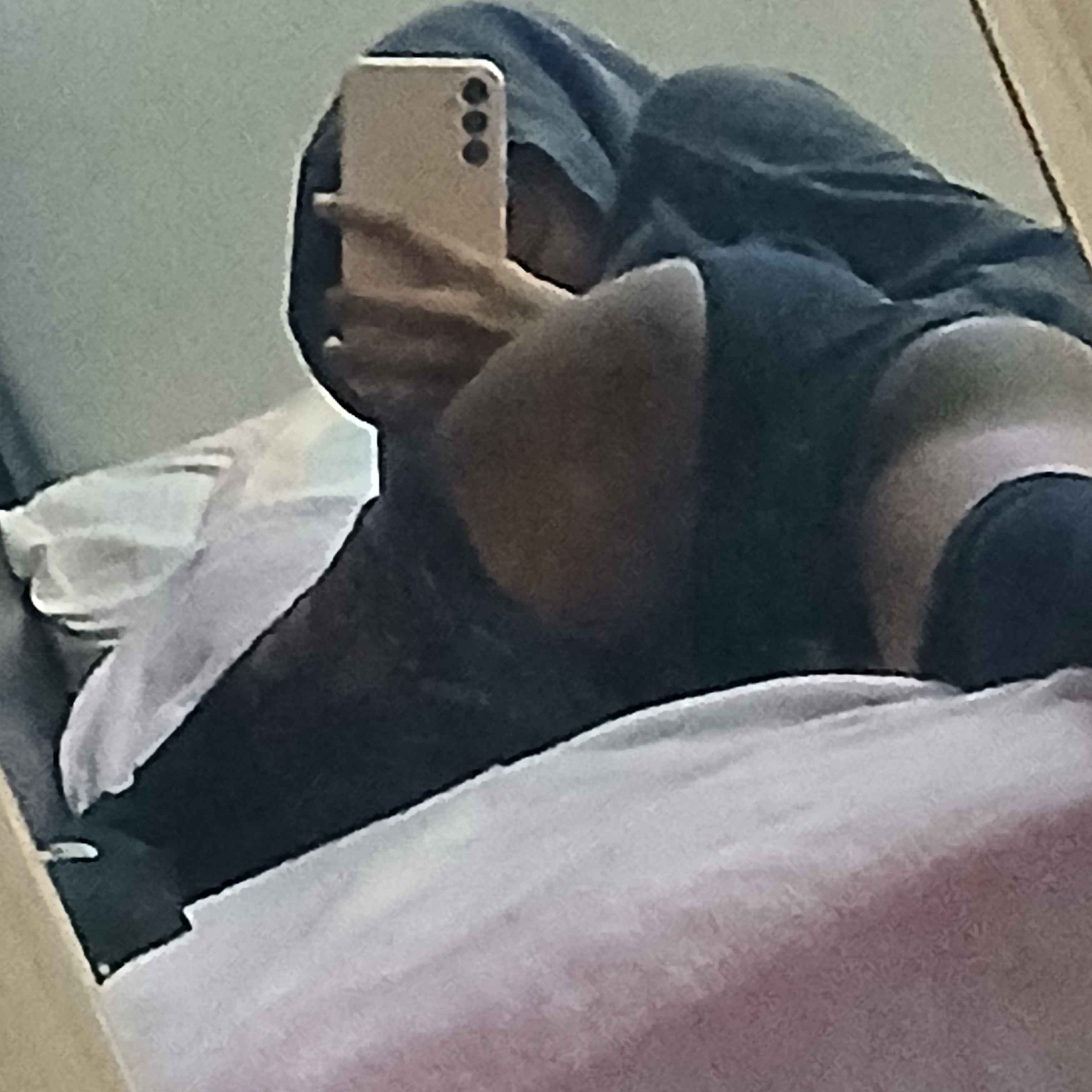 mirror selfie